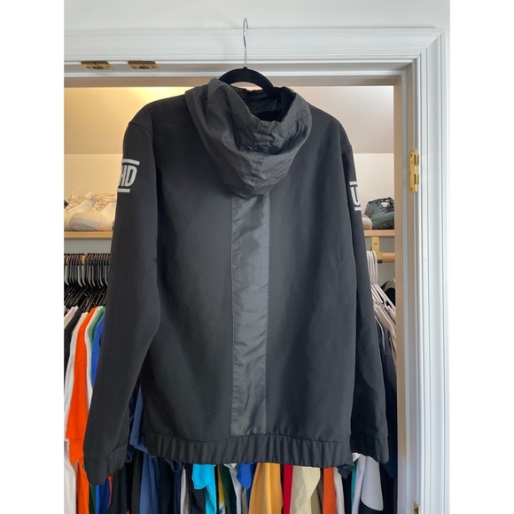 Unleashed Windbreaker - Picture 6 of 6